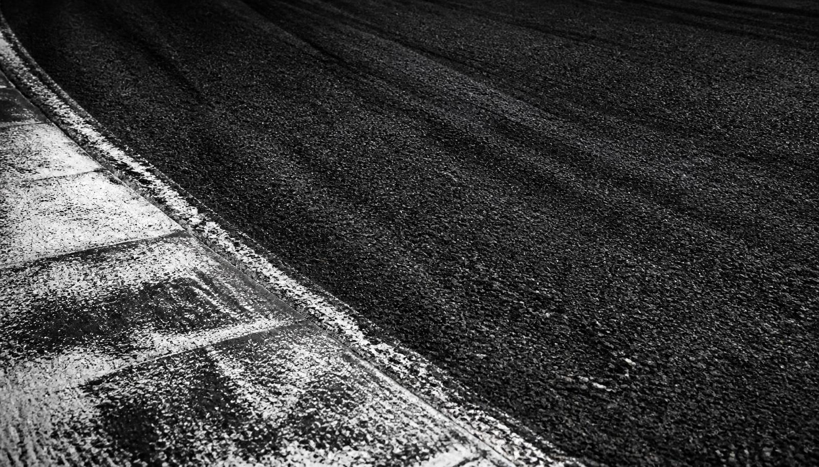 Racing circuit surface